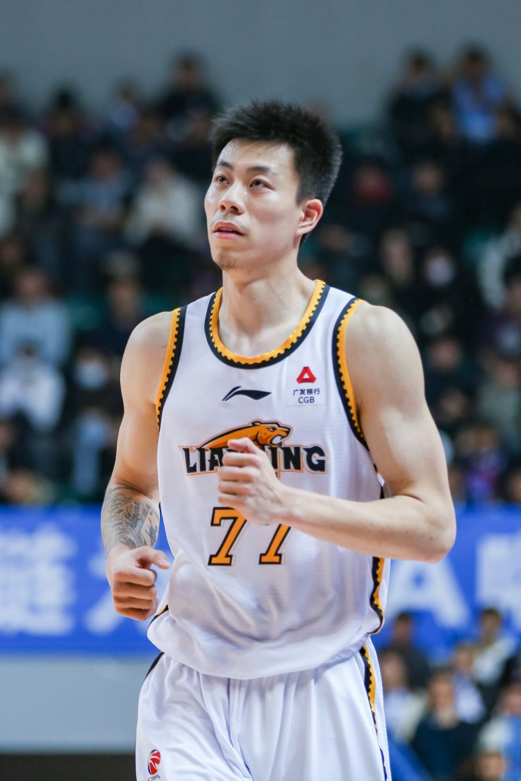 媒體人：張鎮(zhèn)麟、韓德君將因傷缺席今晚對陣北控的比賽